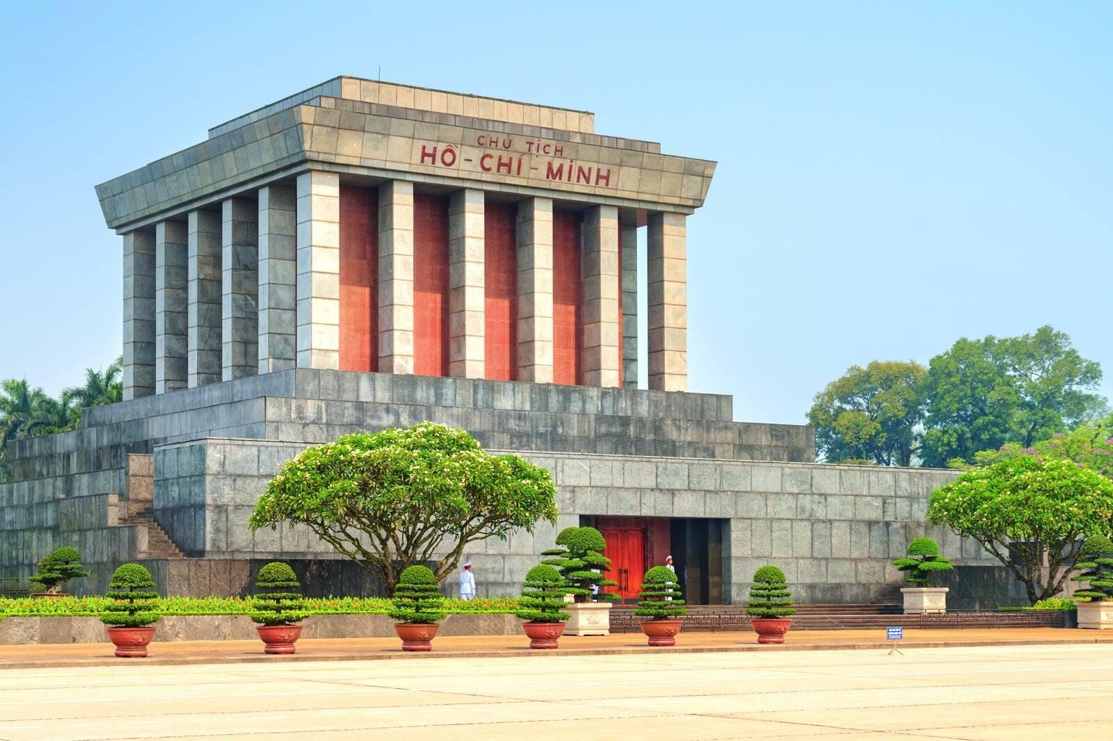 Ho Chi Minh Mausoleum stands solemnly, serving as a powerful symbol of Vietnam’s national pride and historical legacy 